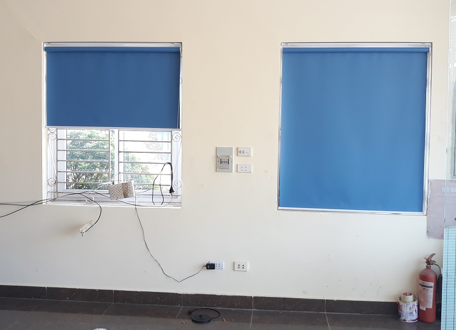 mẫu rèm cuốn cửa sổ chống nắng 100